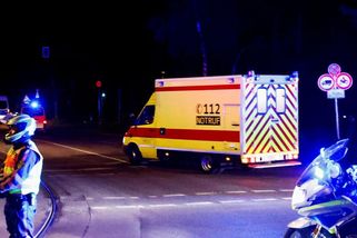 Pacient s podezřením na ebolu míří do Prahy. Zuří Okamura i někteří Američané